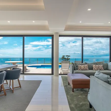 Villa Rich