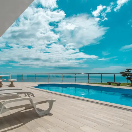 Rich Villa *