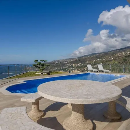 Celeste Villa Ribeira Brava